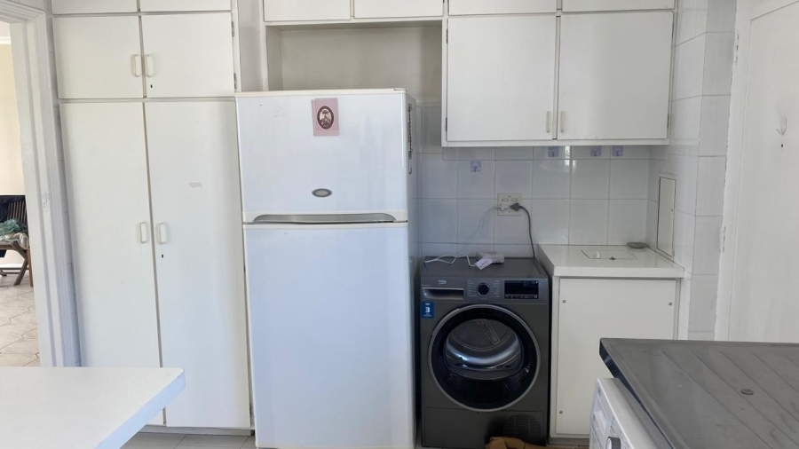 To Let 3 Bedroom Property for Rent in Bantry Bay Western Cape